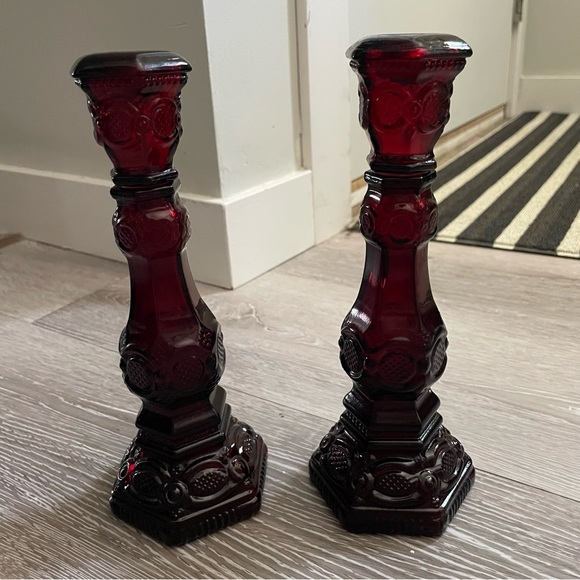 Vintage Avon Cape Cod Candlesticks Goth Gothic Victorian Red - Picture 2 of 5